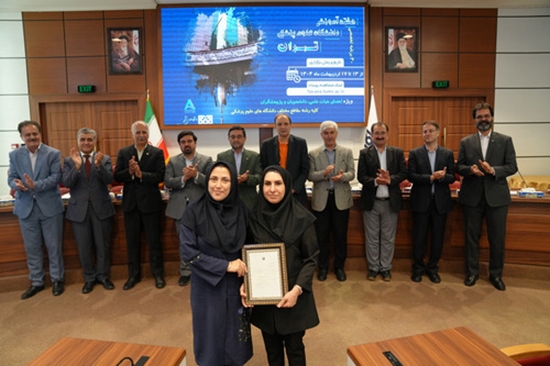 تقدیر از دکتر مهناز سنجری و دکتر نوشین فهیم‌فر به‌عنوان طراحان دوره مجازی مدیریت استئوپروز در جشنواره آموزشی شهید مطهری 